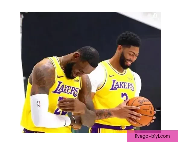 浓眉左手韧带恢复顺利获准进行轻度对抗训练全面复出稳步推进